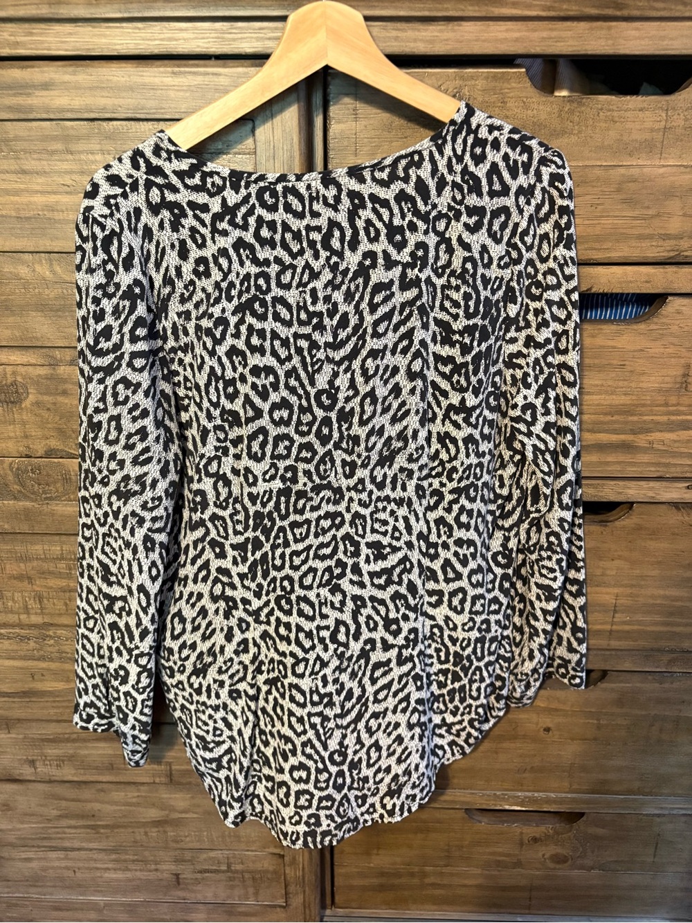 Joie Purine 100% Silk Leopard Print Faux Wrap Blouse M Black Ivory Animal Print‎ - Picture 5 of 5